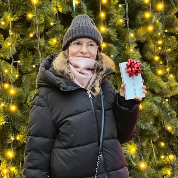 🎉 Наша переможниця вже забрала свій iPhone Air📱✨